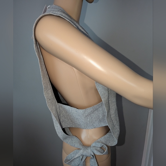 NWT URBAN REVIVO Grey sweater vest with side cut out & tie detail. Size S - Picture 4 of 8